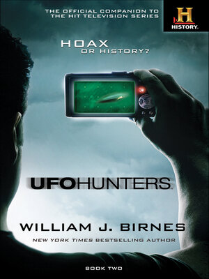 cover image of UFO Hunters